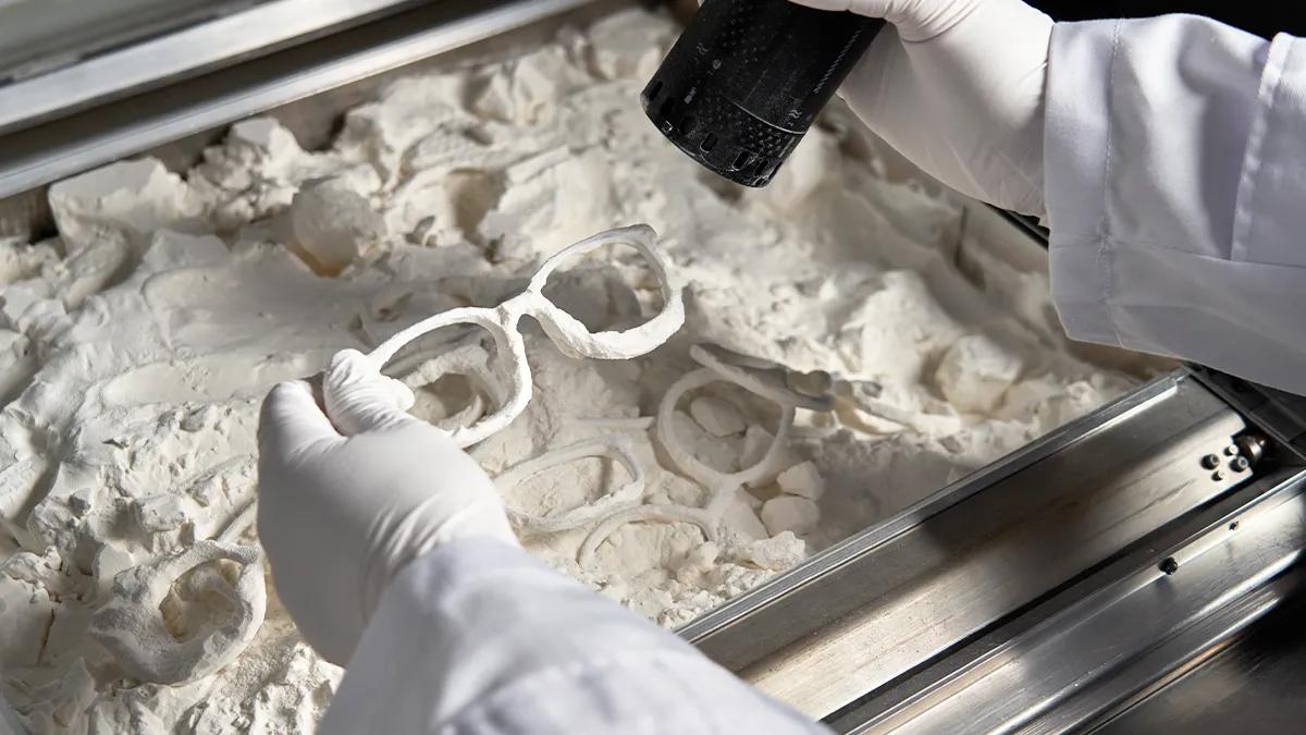produksi kacamata VIUUM yang terbuat dari bahan polyamide 3d print 